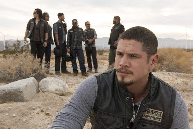 I protagonisti di Mayans MC nel deserto