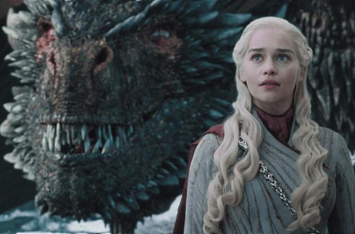 Daenerys insieme a Drogon