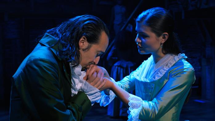 Hamilton Lin-Manuel Miranda bacia la mano dell'amata