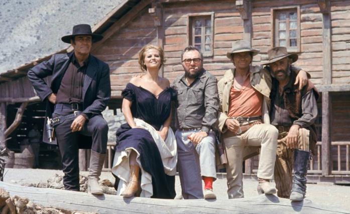 Foto di gruppo sul set di C'era una volta il West