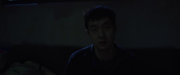 Ki-woo piange La scena finale di Parasite con Ki-woo