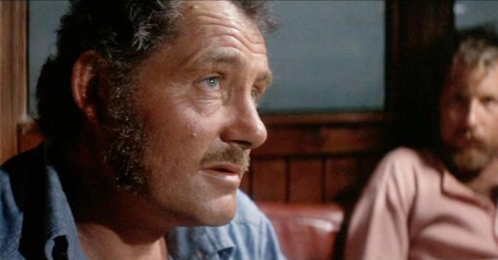 Robert Shaw racconta il disastro dell'Indianapolis ne Lo Squalo Quint ne Lo Squalo è interpretato da Robert Shaw