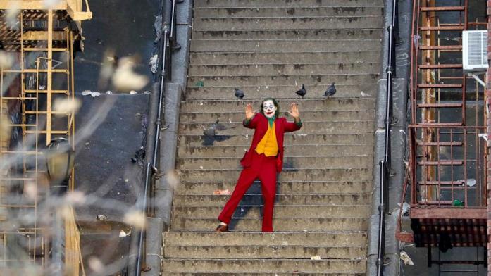 Joker Joker scende le scale