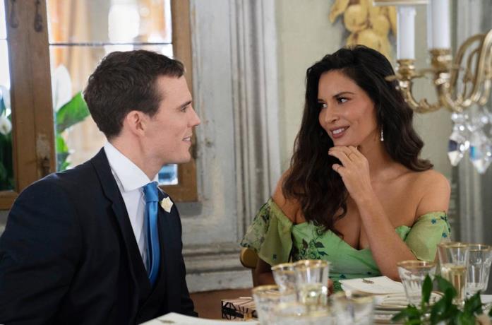 Un amore e mille matrimoni: la trama, il trailer e il cast del film Un'immagine di Sam Claflin e Olivia Munn in Un amore e mille matrimoni