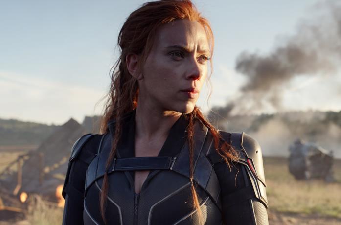 Natasha Romanoff (Black Widow) si trova in un campo di battaglia