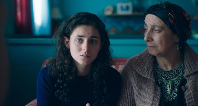 Antigone di Sophie Deraspe, ispirato a una storia vera: trama e cast del film Nahéma Ricci e Rachida Oussaada in una scena del film Antigone