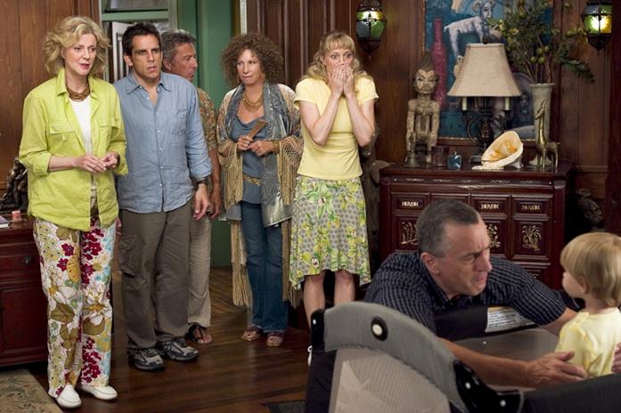 Una scena di Mi presenti i tuoi Robert De Niro, Ben Stiller, Dustin Hoffman, Barbra Streisand, Blythe Danner e Teri Polo