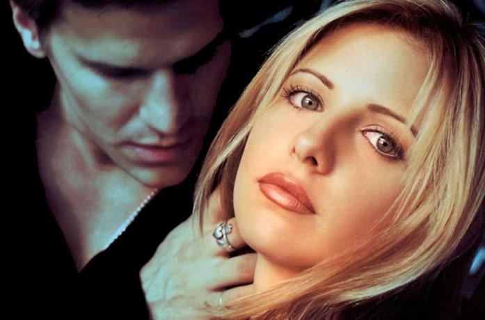 Angel è il primo vero amore di Buffy Primo piano di David Boreanaz e Sarah Michelle Gellar