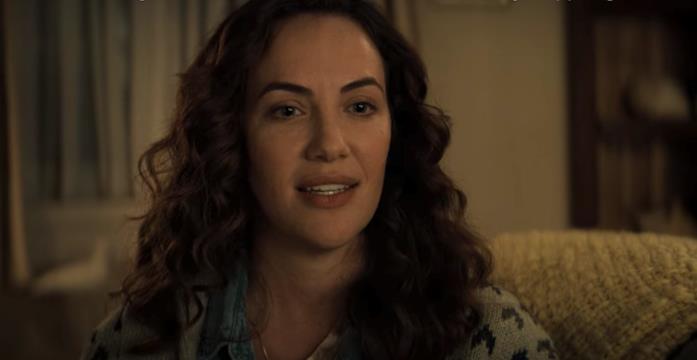 Midnight Mass: il discorso di Erin Green spiegato Erin Green sorridente