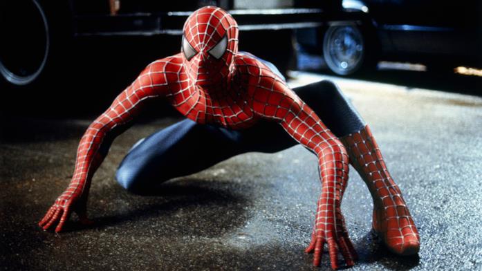 Il costume utilizzato in Spider-Man del 2002 è ora disponibile in Marvel's Spider-Man per PS4 Foto dal set di Spider-Man del 2002, diretto da Sam Raimi