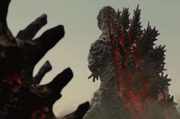 Godzilla di spalle in una scena di Shin Godzilla