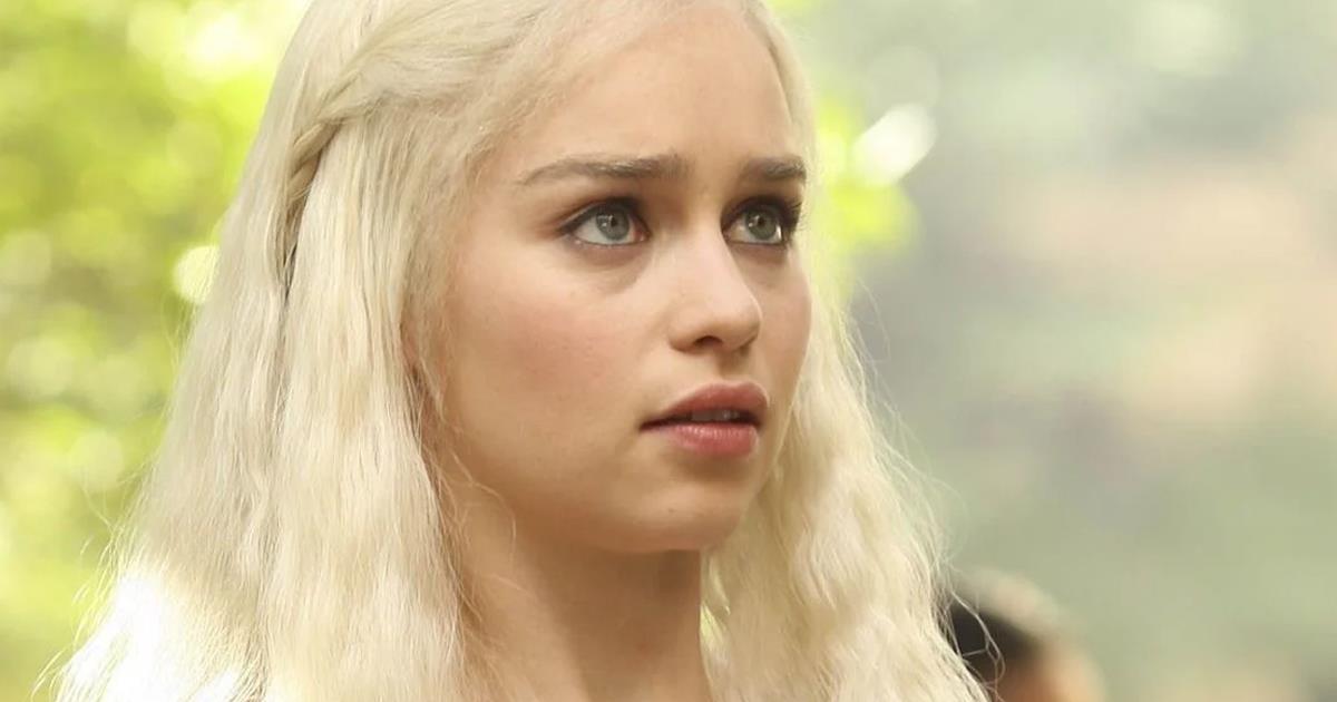 Emilia Clarke Rivela Pressioni Per Mostrarmi Nuda In Game Of Thrones