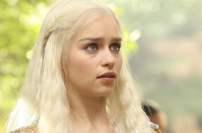 Emilia Clarke nella prima stagione di Game of Thrones