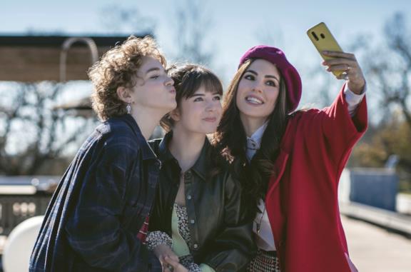 Genitori vs Influencer debutterà a Pasqua su Sky: ecco di cosa parla il nuovo film di Michela Andreozzi