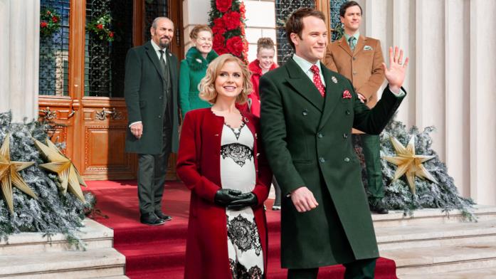 Un principe per Natale: Royal Baby: tutto sul nuovo film natalizio Netflix Il cast di Un principe per Natale: Royal Baby in una scena del film