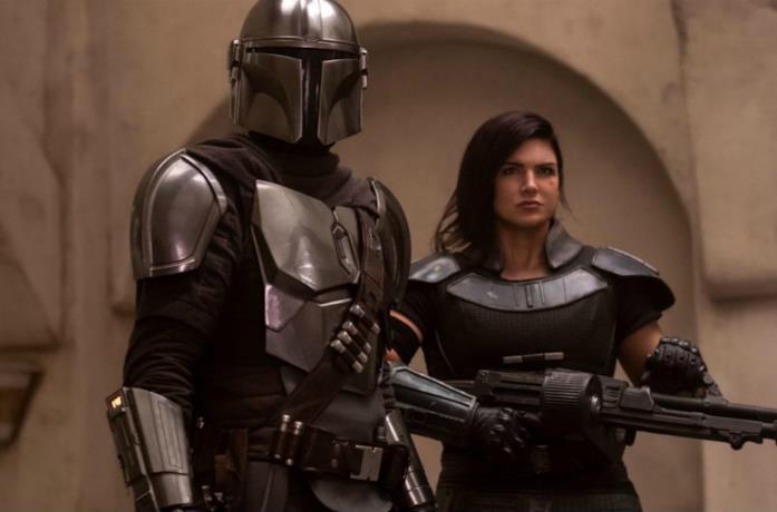 La recensione della prima stagione di The Mandalorian Pedro Pascal e Gina Carano in The Mandalorian