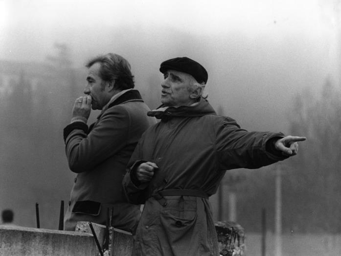 Amici miei, capolavoro della comicità italiana Tognazzi e Monicelli sul set di Amici miei