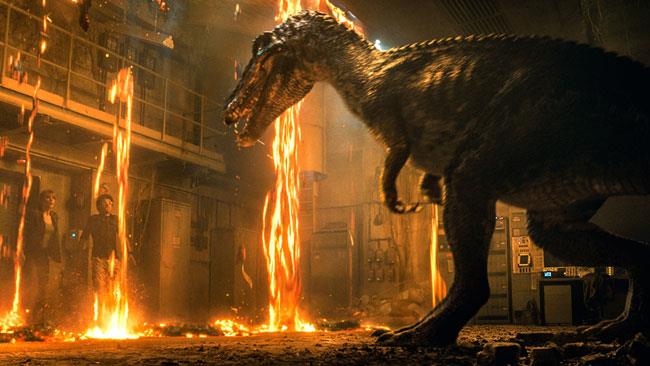 Il barionice di fronte a Claire in Jurassic World 2