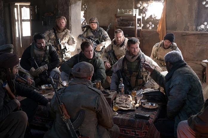 I protagonisti di 12 Soldiers I protagonisti di 12 Soldiers incontrano i signori della guerra