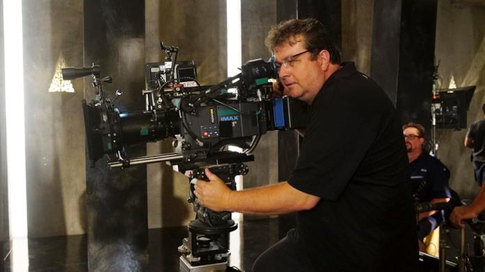 Roel Reine ha riempito Marvel's Inhumans di Easter egg Il regista Roel Reine al lavoro sul set