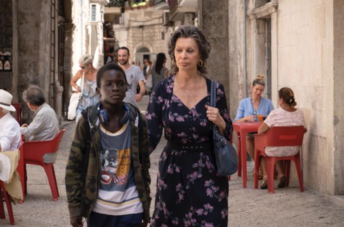 Madame Rosà e Momo per strada