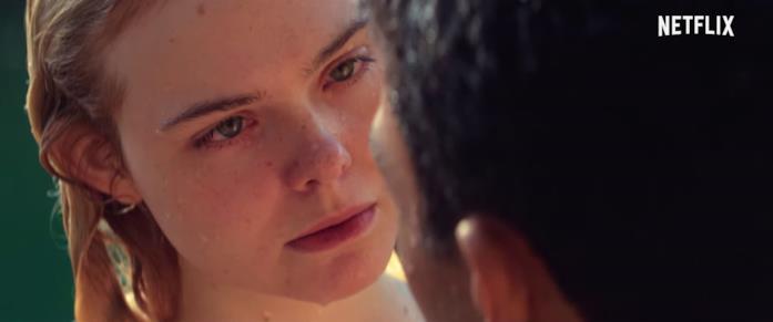 Raccontami di un giorno perfetto, Elle Fanning protagonista del film Violet guarda intensamente Finch
