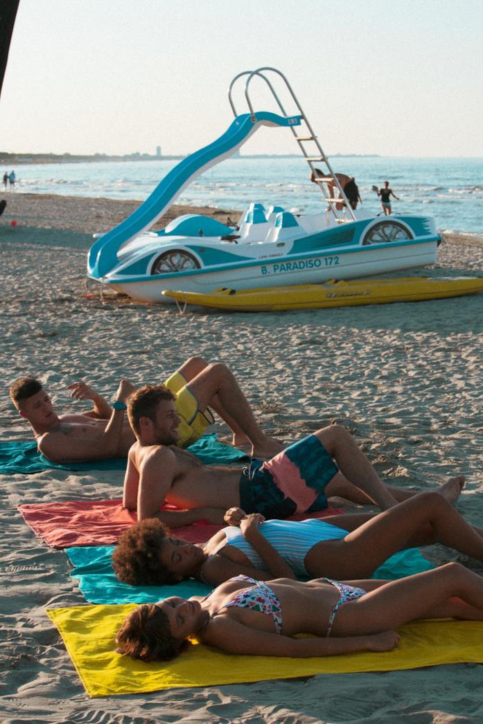 Summertime - una scena della serie TV Summertime - i protagonisti della serie TV