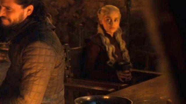 HBO rimuove la tazza di Starbucks dall'episodio La tazza è scomparsa dal tavolo