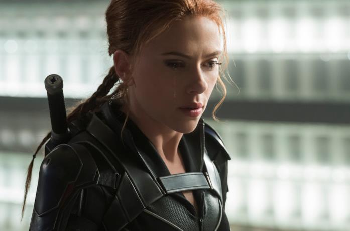 Black Widow Scarlett Johansson piange