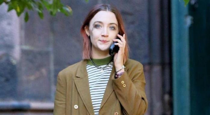 Lady Bird nel finale Lady Bird (ora Christine) chiama la madre fuori dalla Chiesa, col trucco scolato