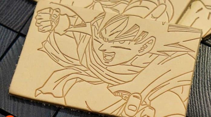 Un dettaglio dei jeans di Dragon Ball