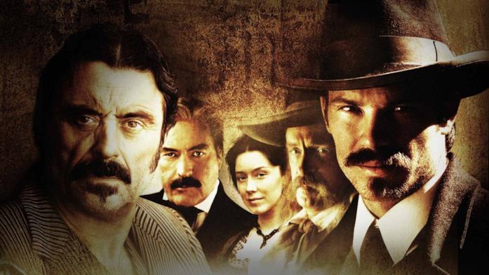 Ian McShane, Timothy Olyphant e parte del cast della serie TV Deadwood