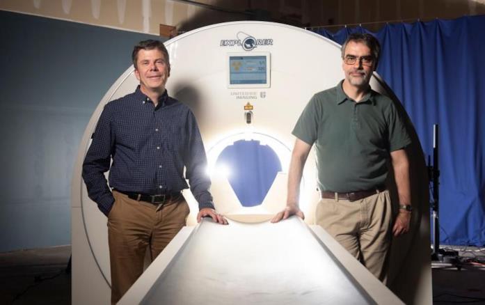 Simon Cherry a sinistra e Ramsey Badawi a destra, gli ideatori dello scanner 3D EXPLORER