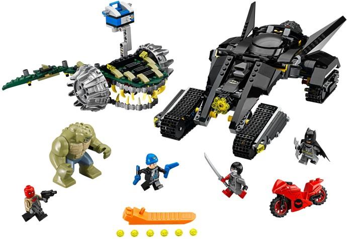Un'immagine d'insieme del contenuto del nuovo set LEGO di Batman Veicoli e personaggi del nuovo set LEGO della linea Super Heroes