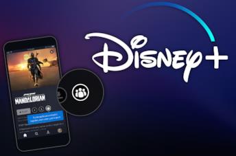 A sinistra la scheda di The Mandalorian su Disney+; a destra il logo di Disney+