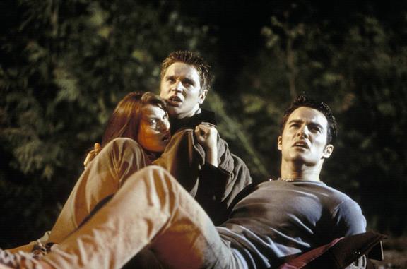 Ali Larter, Devon Sawa e Kerr Smith in una scena del film Final Destination