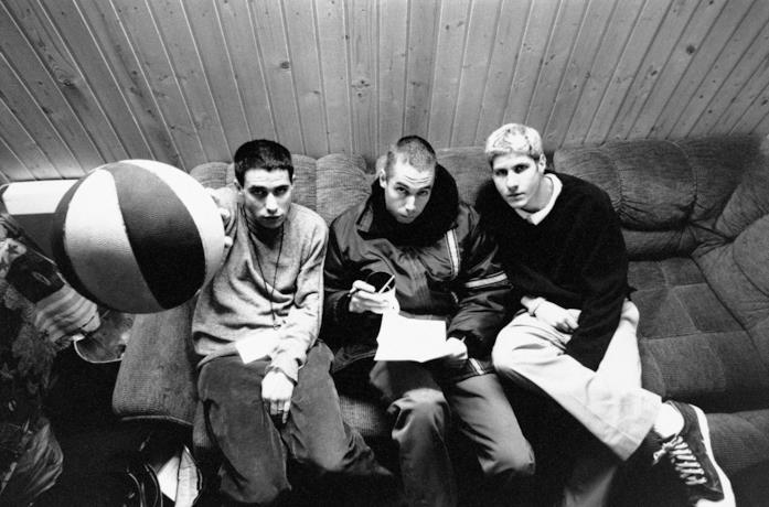 I Beastie Boys nel retrocopertina dell'album Check Your Head