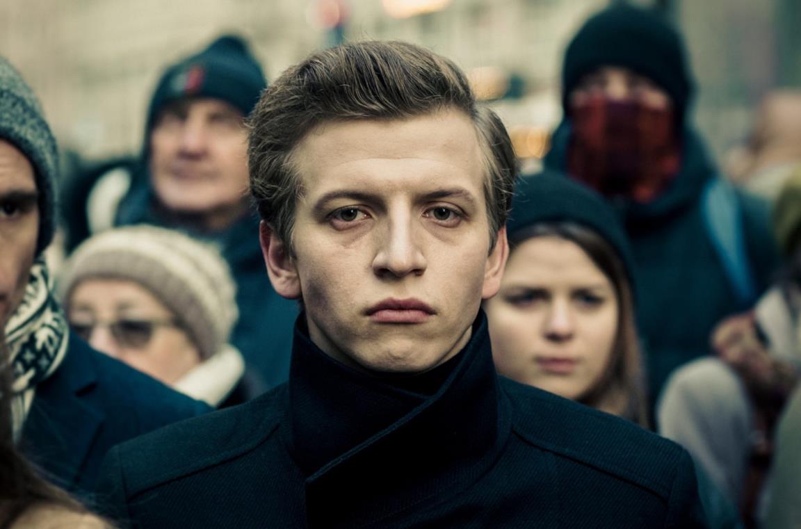Un primo piano di Maciej Musiałowski nel film The Hater
