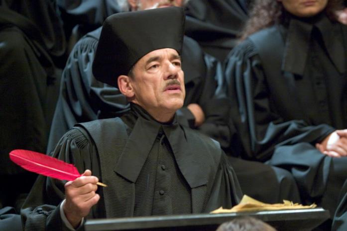 Barty Crouch Senior Barty Crouch Senior al tribunale magico.