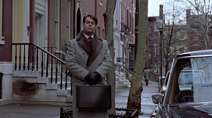 Dan Aykroyd interpreta Louis Winthorpe, uno dei protagonisti di Una poltrona per due Un'immagine di Una poltrona per due con Dan Aykroyd