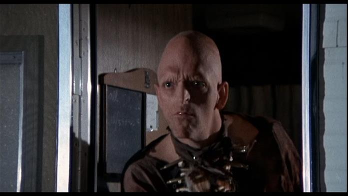 Plutone (Micheal Berryman) Plutone esplora il camper della famiglia Carter