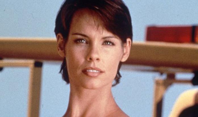 Stephanie Holden, figura centrale di Baywatch Stephanie Holden, guardiaspiagge in Baywatch