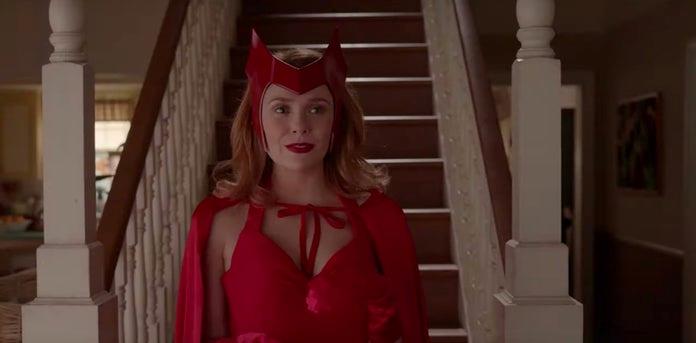 Il costume classico di Scarlet Witch nella serie TV WandaVision Scarlet in WandaVision, nuova serie Marvel su Disney+