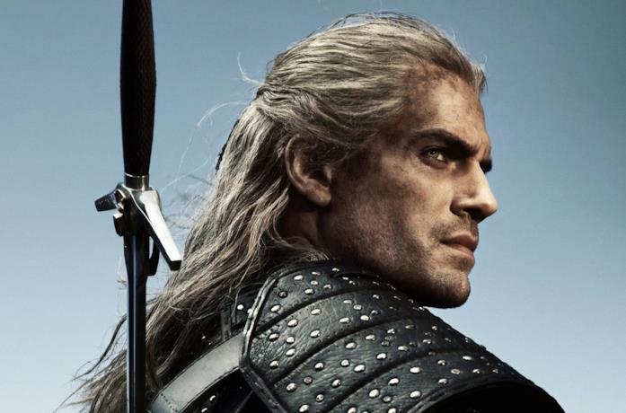 Primo piano di Henry Cavill nella locandina di The Witcher