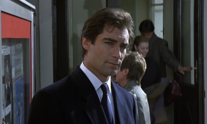 007 - Zona pericolo, Timothy Dalton alla sua prima apparizione come James Bond Timothy Dalton in una scena di 007 - Zona pericolo
