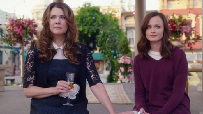 Lorelai e Rory nel revival di Una mamma per amica Una scena con Lorelai e Rory nel revival di Una mamma per amica su Netflix