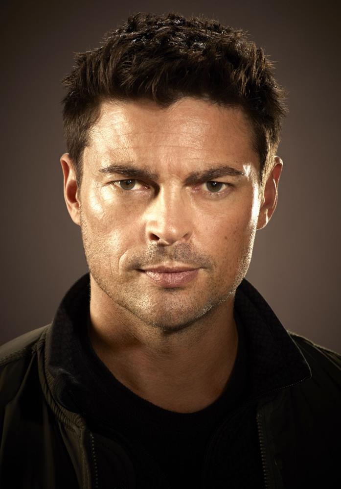 Karl Urban in Judge Dredd: Mega-City One Primo piano di Karl Urban