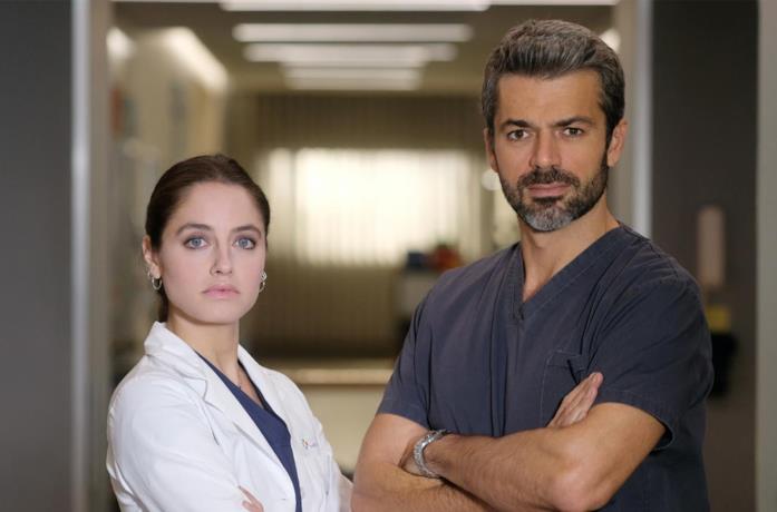Doc - Nelle tue mani: riassunto dettagliato del finale della prima parte Matilde Gioli e Luca Argentero in una scena di Doc - Nelle tue mani