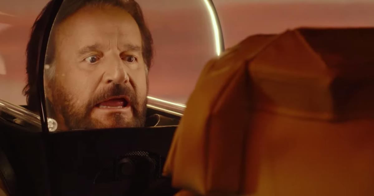 In vacanza su Marte, il trailer della commedia italiana di Natale In vacanza su Marte, il trailer della commedia italiana di Natale