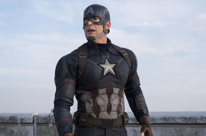 Chris Evans nei panni di Capitan America